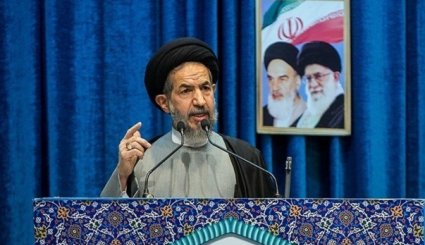 خطيب جمعة طهران يشيد بملحمة الوعد الصادق