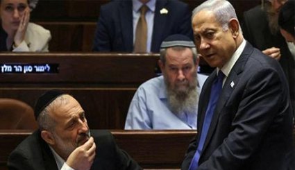 انسحاب حزب ثالث من حكومة نتنياهو الخميس.. هل اقترب الانهيار؟