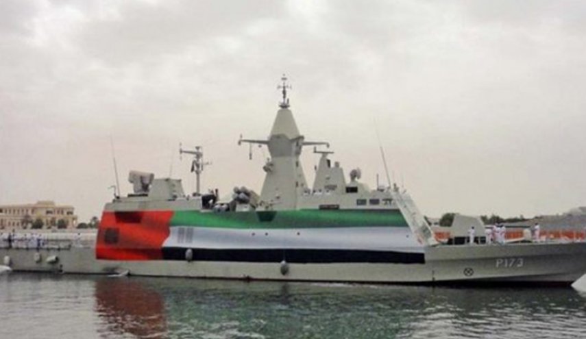 برخورد کشتی تجاری با قایق نظامی اماراتی