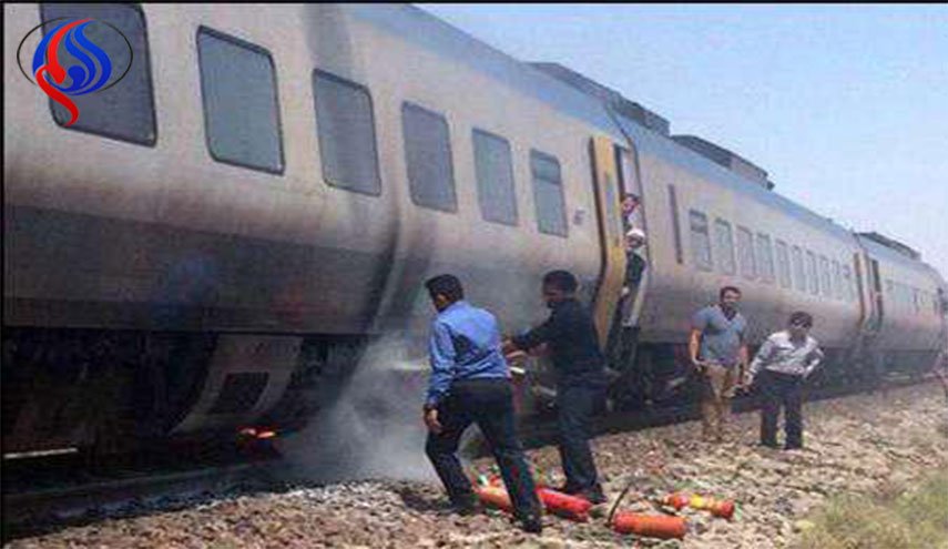 اطفاء آتش سوزی در قطار تهران- مشهد/مسافران تخلیه شدند