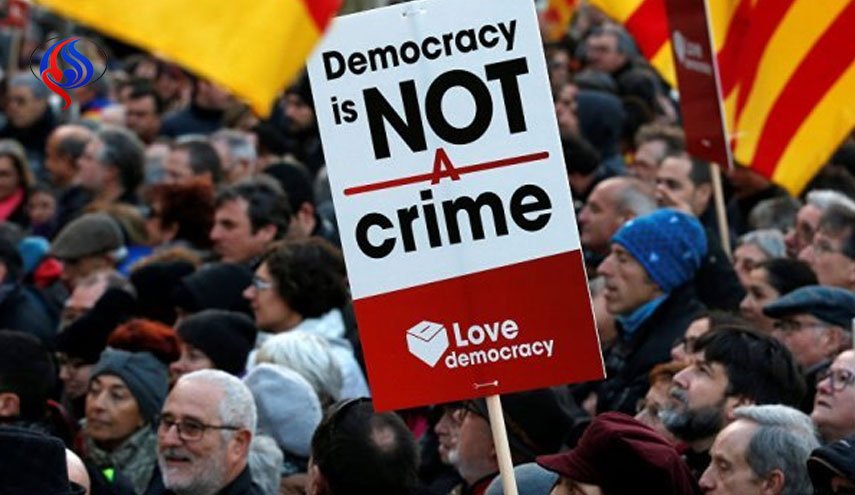 چند درصد در همه پرسی کاتالونیا شرکت کردند؟