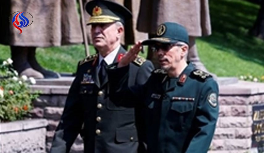 استقبال رسمی سرلشکر باقری از رئیس ستاد ارتش ترکیه/ آغاز گفتگوهای نظامی ایران و ترکیه در تهران