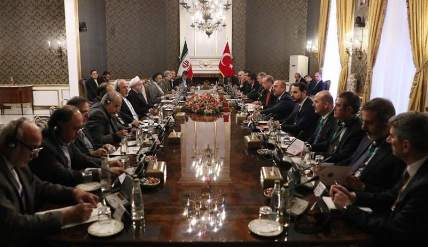 روحانی: ۵ بانک دولتی ایران و بانک دولتی ترکیه روابط کارگزاری آغاز می‌کنند
