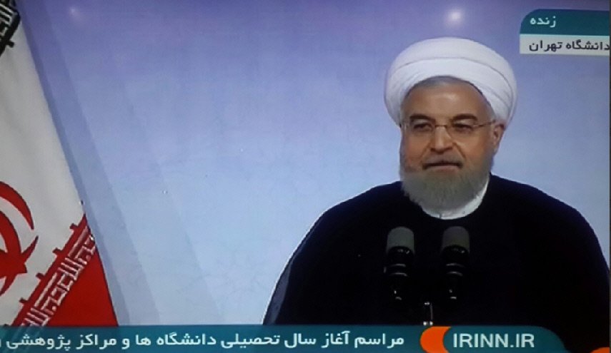 الرئيس الايراني یفتتح العام الدراسي الجدید في جامعة طهران