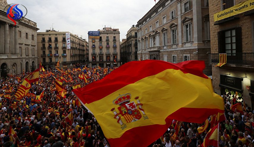 فرنسا لن تعترف بإعلان كتالونيا الاستقلال من جانب واحد