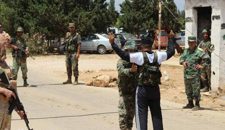 مسلحون يسلمون أنفسهم للجيش شمال سورية
