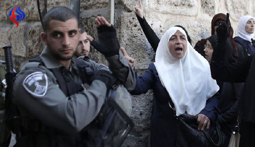 القدس: الاحتلال يحاصر العيسوية ويُخطر بهدم منازل