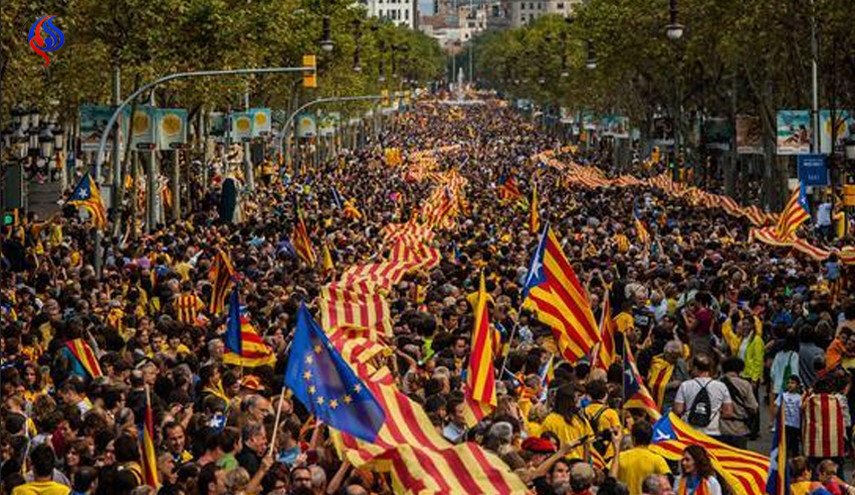 تداعيات مساعي كتالونيا للانفصال على الاقتصاد الإسباني