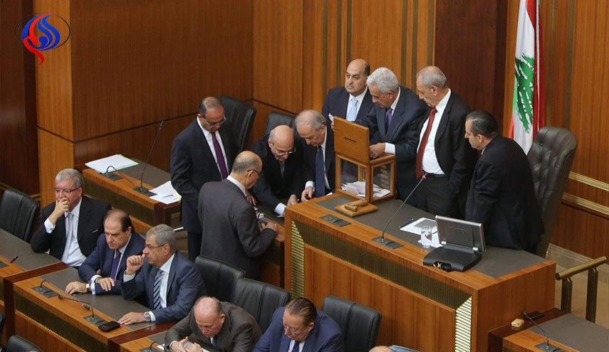 البرلمان اللبناني يوافق على قانون يمهد لإقرار أول موازنة عامة منذ 12 عاما
