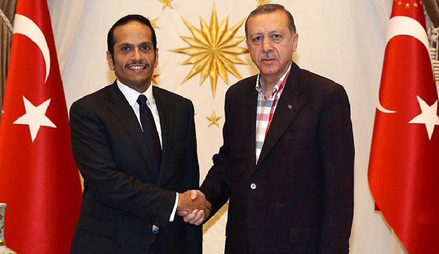 اردوغان يلتقي مسؤولا قطريا رفيعا من وراء عيون الصحافة!