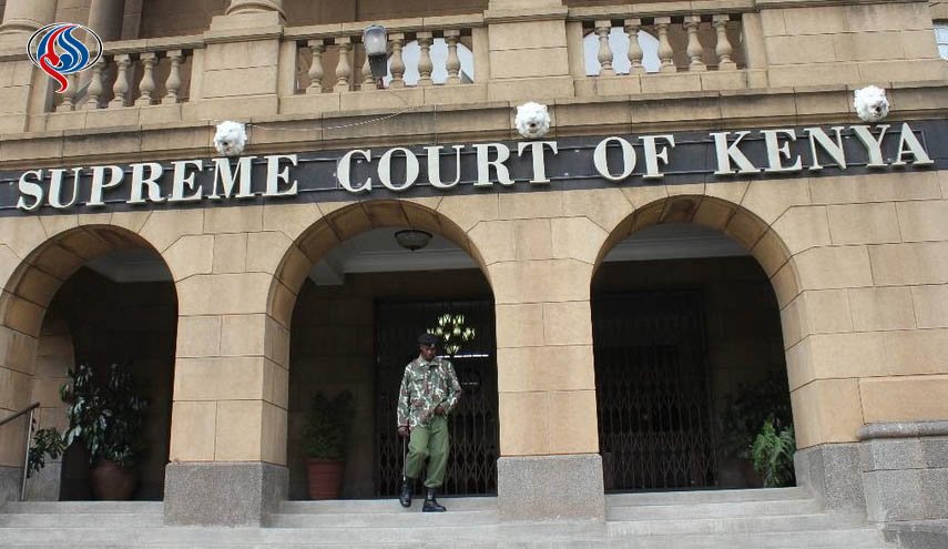 شرطة كينيا تطوق المحكمة العليا قبيل النظر بتأجيل الانتخابات