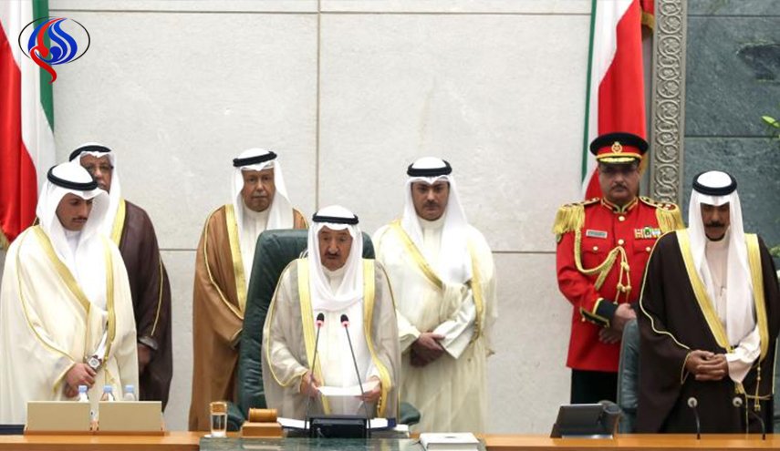 أمير الكويت يحذر من تطور مخيف في الأزمة الخليجية