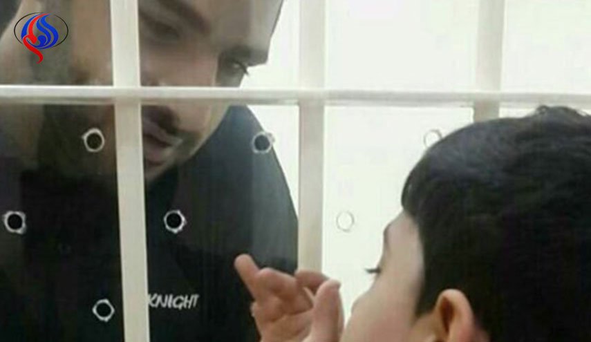 محكوم باعدام في البحرين يحرم من الزيارة بعد مصافحة معتقل داخل السجن