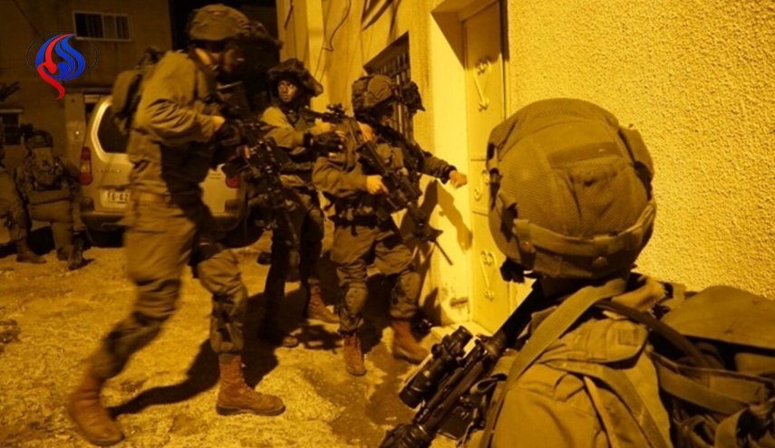اعتقال 16 فلسطينياً في الضفة الغربية