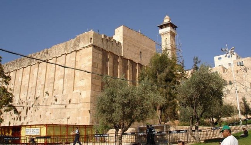 الاحتلال يقرر إغلاق المسجد الإبراهيمي الشريف 