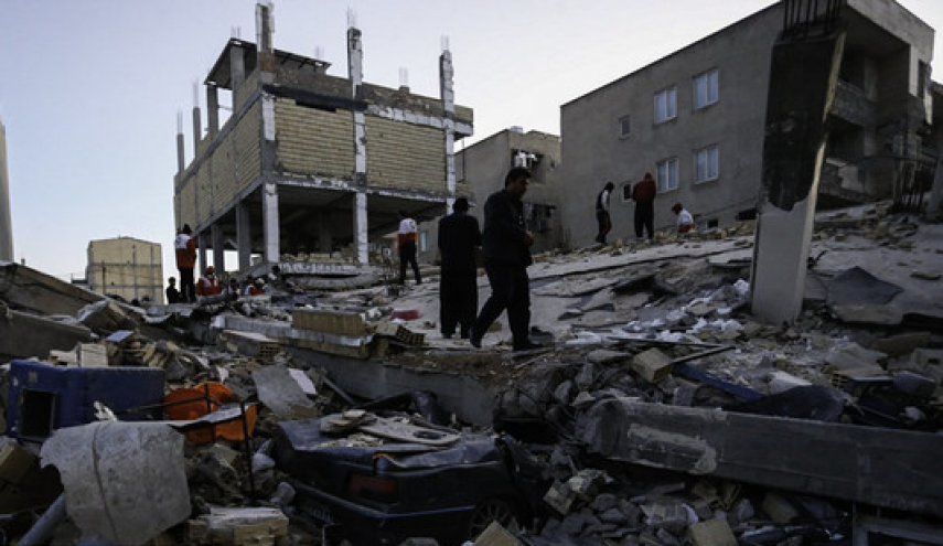 زلزله شب گذشته در کرمانشاه تاکنون 200 کشته داشته است