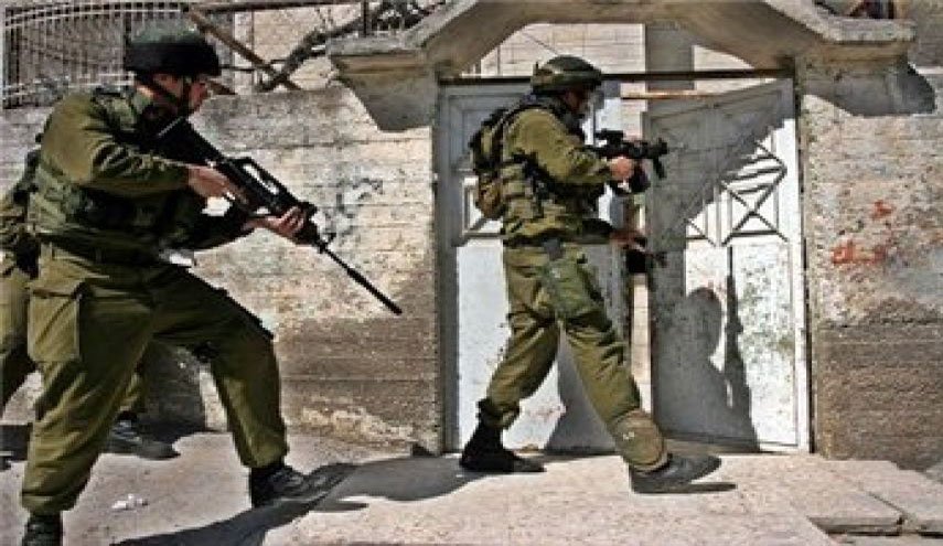 الاحتلال يعتقل 19 فلسطينيا في القدس والضفة الغربية