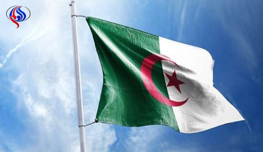 الحكومة الجزائرية تتراجع عن قرار منح رخص لتأسيس قنوات تلفزيونية خاصة