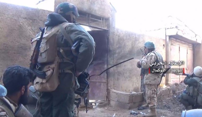 تصاویری از عملیات ارتش سوریه و هم پیمانانش در شهر البوکمال