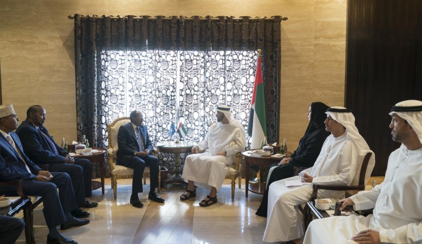 رئيس‌جمهورية الصومال يلتقي ولي‌عهد ابوظبي