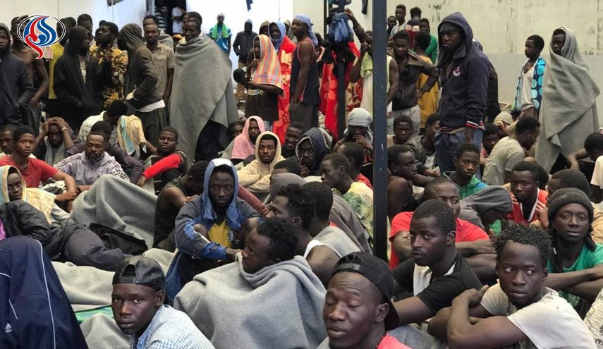 الاتحاد الإفريقي يبدأ تحقيقا في بيع المهاجرين كعبيد في ليبيا