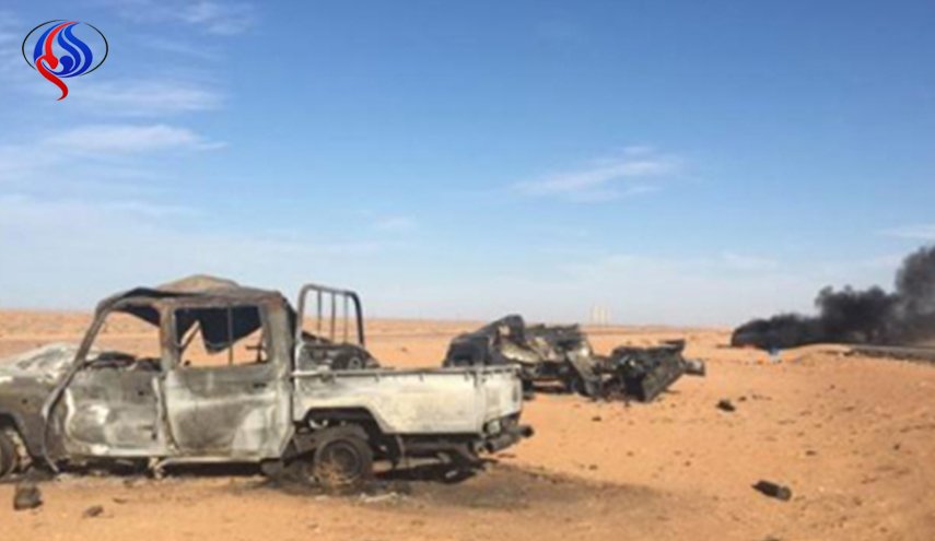 مصر تدمر عشر شاحنات أسلحة على الحدود مع ليبيا