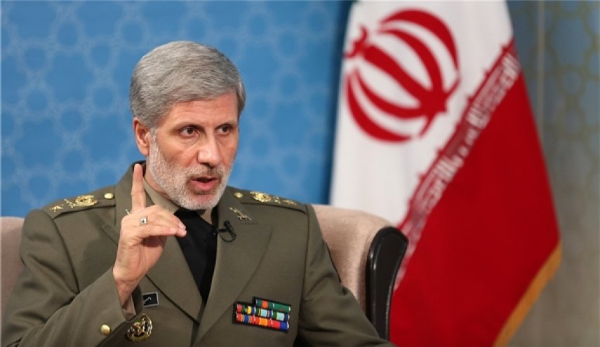 وزير الدفاع الايراني يهنئ بنهاية هيمنة 