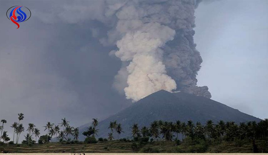 جاكرتا تعتزم إجلاء 100 ألف شخص من منطقة بركان بالي