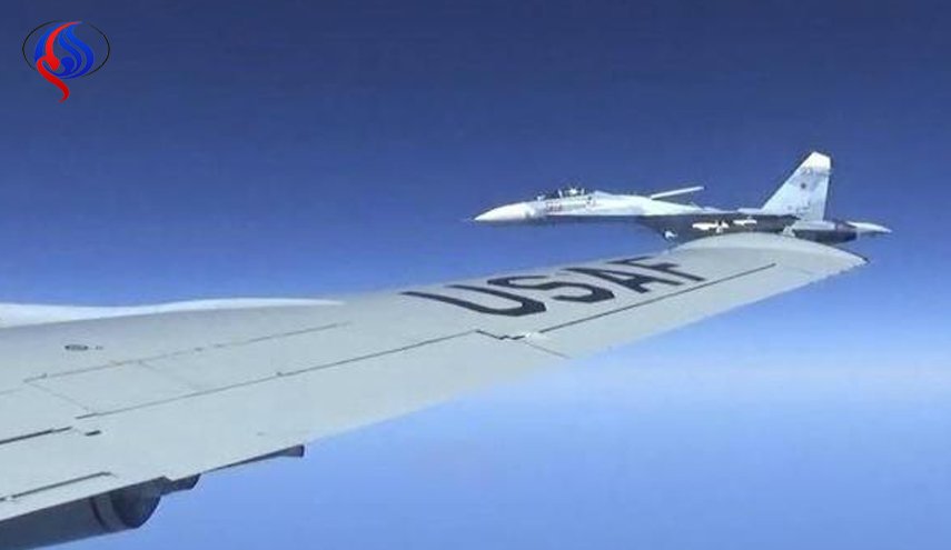 رهگیری یک هواپیمای نظامی آمریکایی توسط جنگنده روسیه