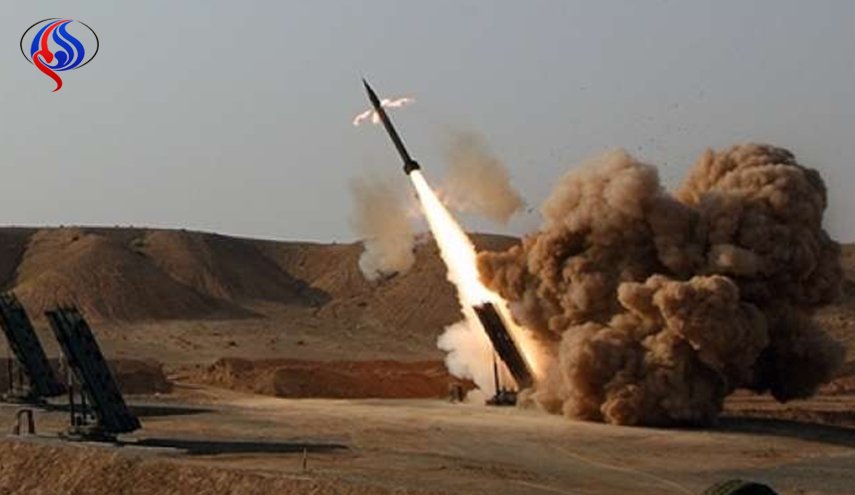 5 صواريخ زلزال 1 تدك مرتزقة العدوان السعودي بصحراء ميدي
