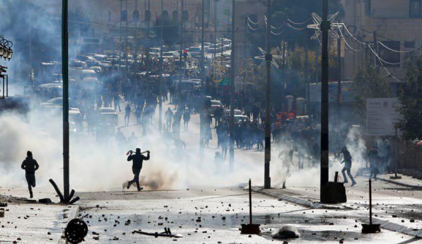 زخمی شدن بیش از 300 فلسطینی در جمعه خشم/  شهادت 3 نفر به ضرب گلوله نظامیان صهیونیست + عکس