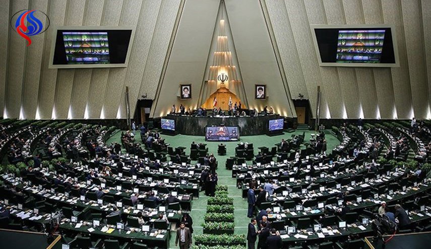 أعضاء لجنة الأمن القومي بالبرلمان الإيراني يزورون منشآت 