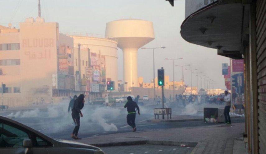 قوات النظام البحريني تطلق الرصاص الإنشطاري على محتجين في ذكرى 
