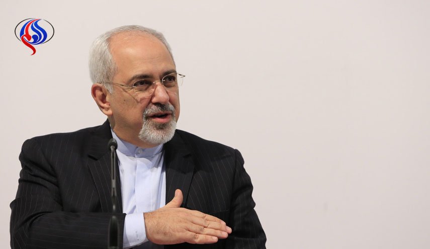 ظریف در جمع ایرانیان مقیم باکو حاضر شد