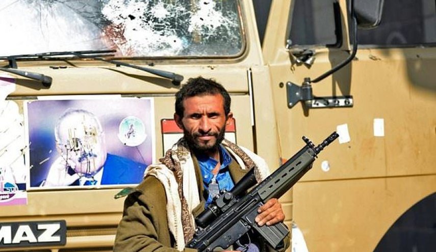 Iran 'strongly denies' arming Yemen Houthis

