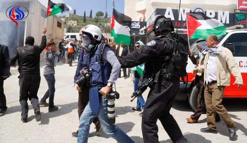 رژیم صهیونیستی به طور مستقیم خبرنگاران فلسطینی را هدف قرار می دهد