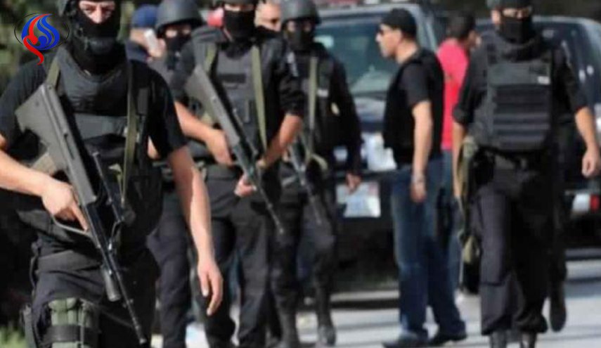 تونس: القبض على إرهابيين قياديين وحجز أسلحة بمرتفعات القصرين