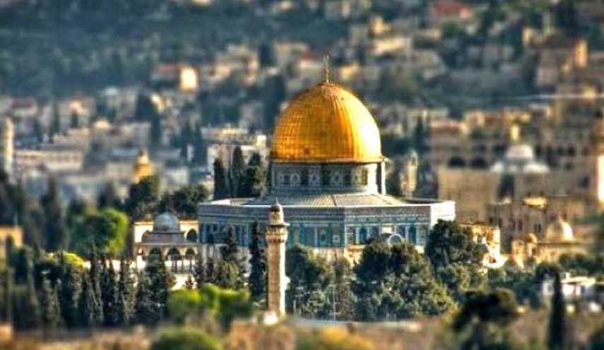 عظام بهلوي على رمح تل أبيب.. علم الشاه يظهر في القدس المحتلة!