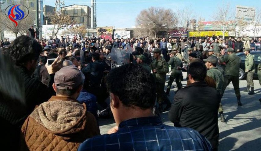 راي اليوم: ما يجري في إيران ليس ثورة بل مؤامرة!