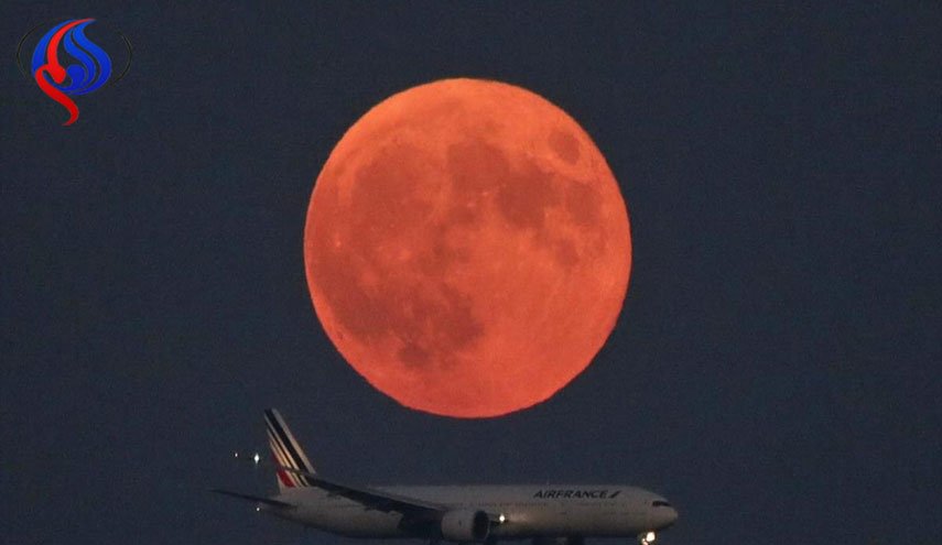 صادم..الأرض ستشهد على 3 ظواهر نهاية الشهر.. القمر سيصبح أحمر!
