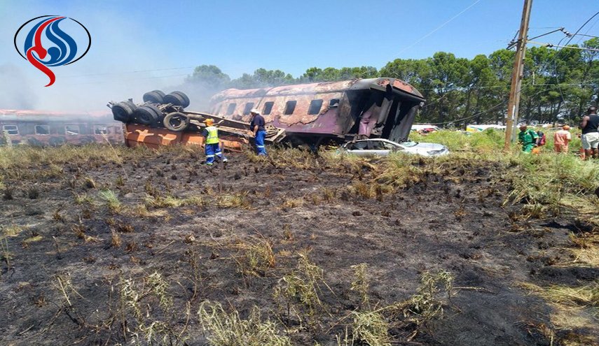 برخورد قطار با اتوبوس در جمهوری آفریقای جنوبی 12 کشته برجای گذاشت 
