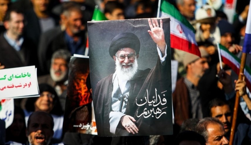 مسيرات حاشدة في طهران لتجديد العهد والميثاق مع اهداف الثورة الاسلامية