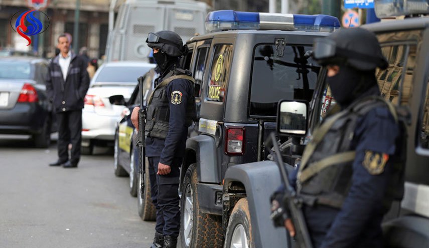 مقتل 3 مسلحين وإصابة مجندين اثنين بمداهمة في سيناء 