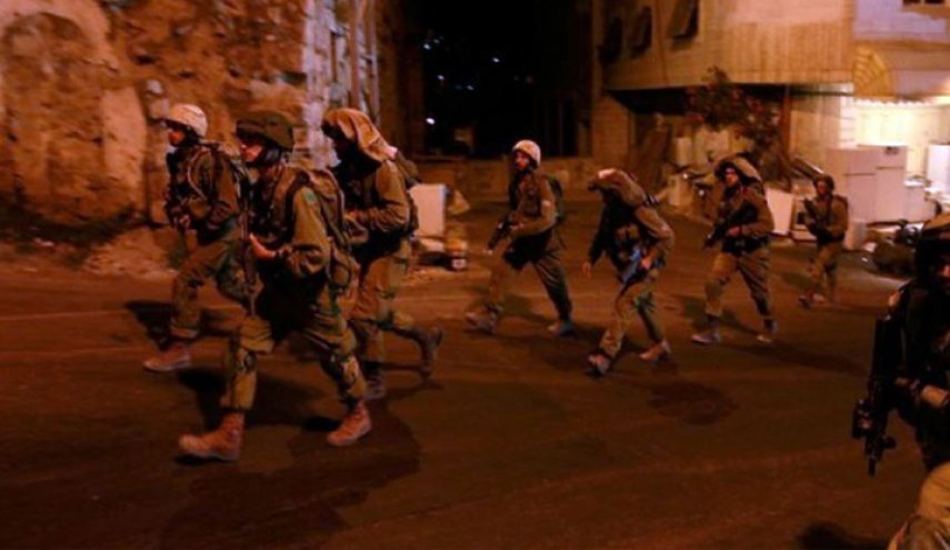 مواجهات مسائية مع قوات الاحتلال الإسرائيلي في الخليل