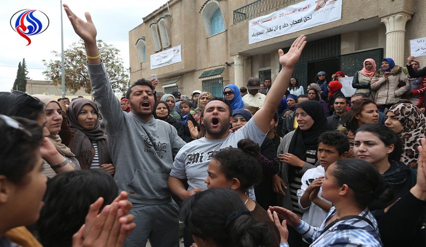 متظاهرون تونسيون يطالبون بالافراج عن محتجين