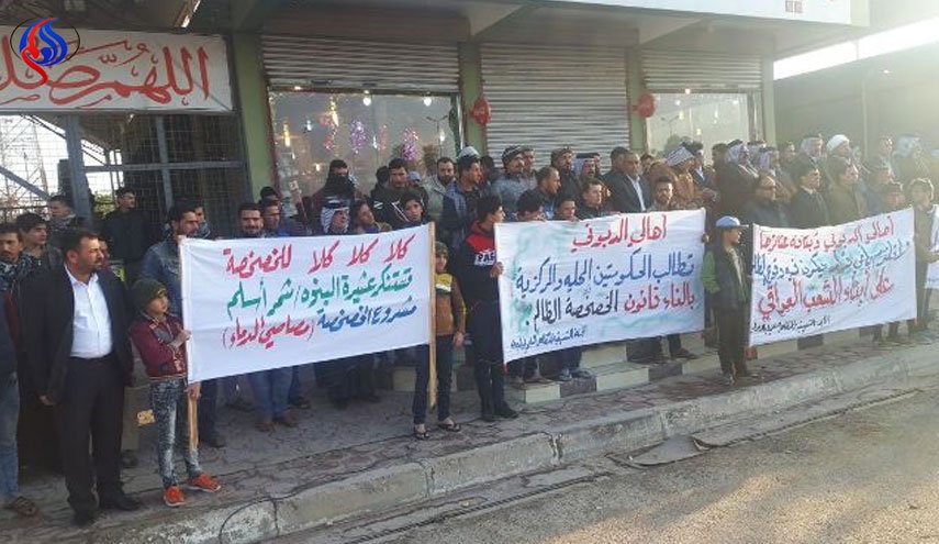 العشرات يتظاهرون في واسط رفضاً للخصخصة ويهددون بقطع طريق بغداد الكوت