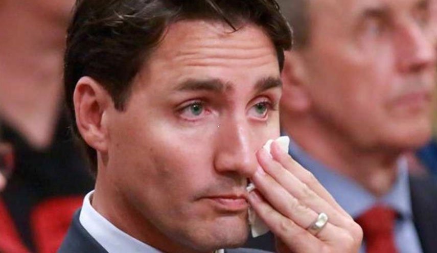 بالصور.. رئيس الوزراء الكندي يثير سخرية في “دافوس” لهذا السبب !!