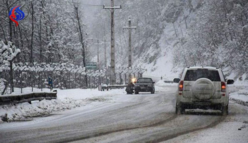 الثلوج تجتاح 7 محافظات ايرانية + صور