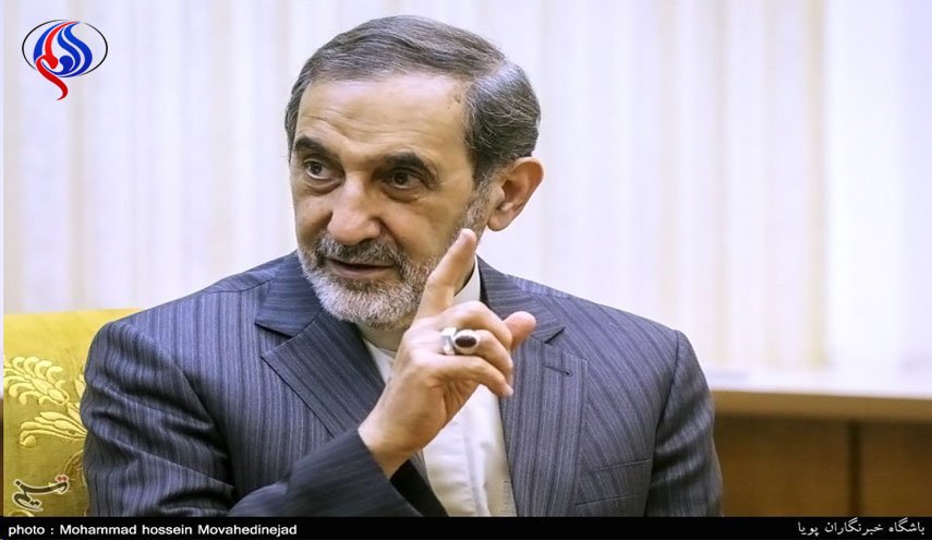 ولايتي: إيران لا تستأذن أحدا لتطوير قوتها الصاروخية