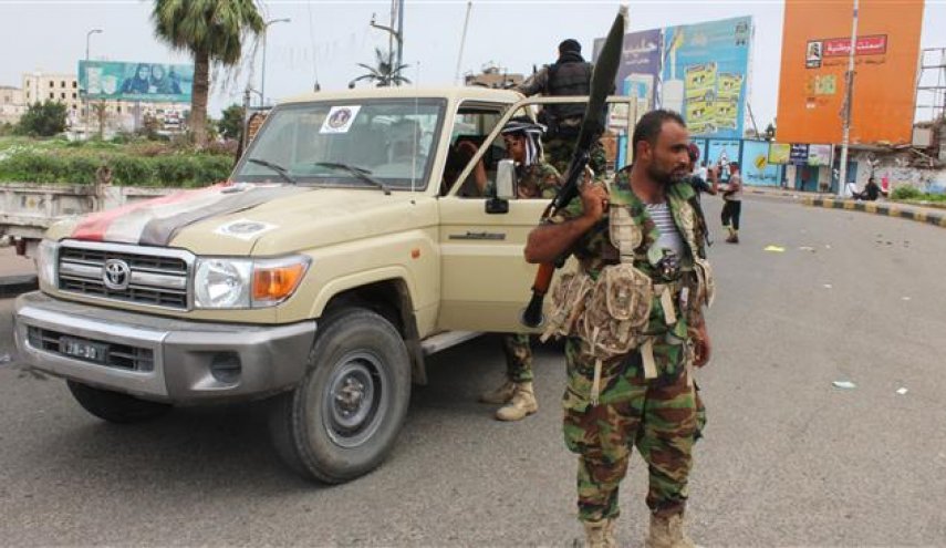Yemen separatists capture Aden, government confined to palace - residents
